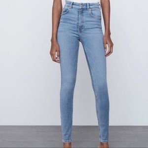 NWOT- ZARA High Rise Skinny Jean